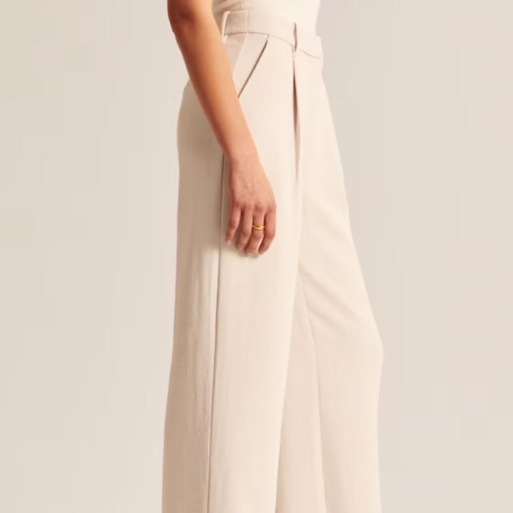 Cream loose  slacks - Picture 9 of 10